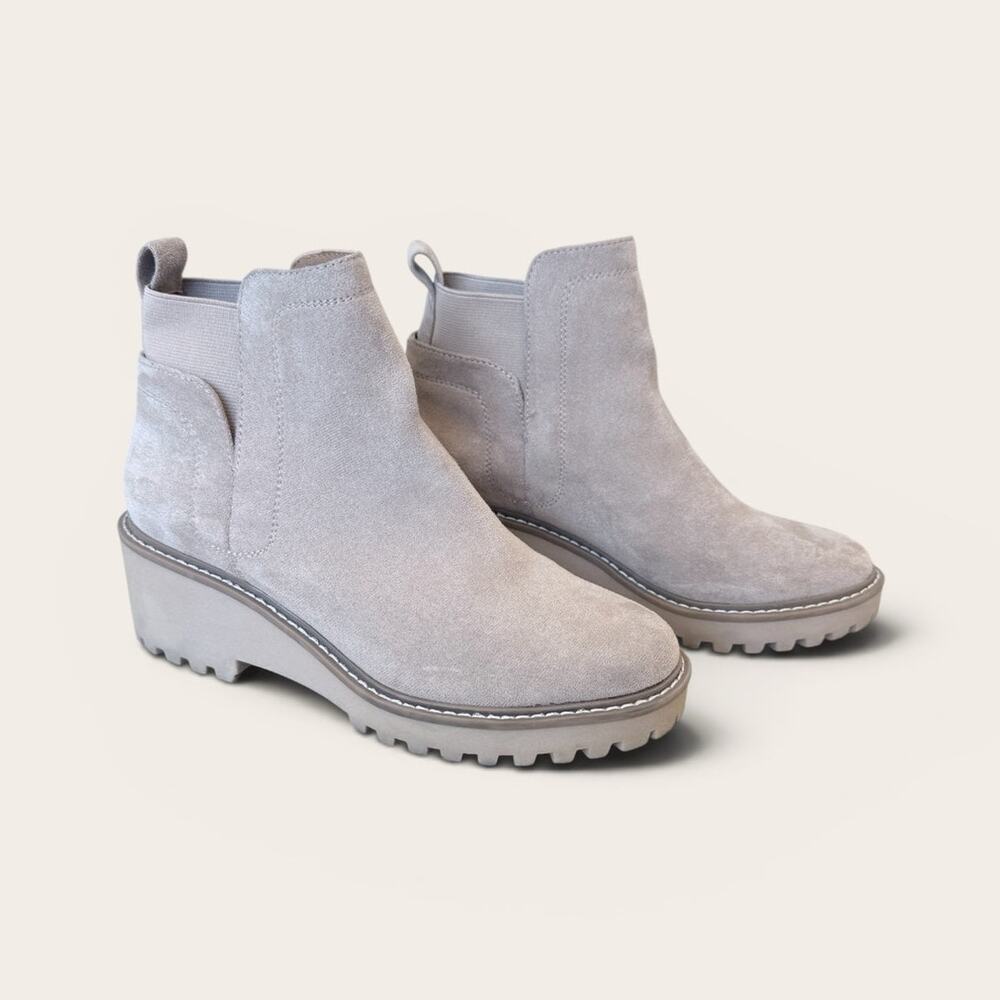 DV by Dolce Vita Rielle Wedge Lug Chelsea Booties Dune 8.5